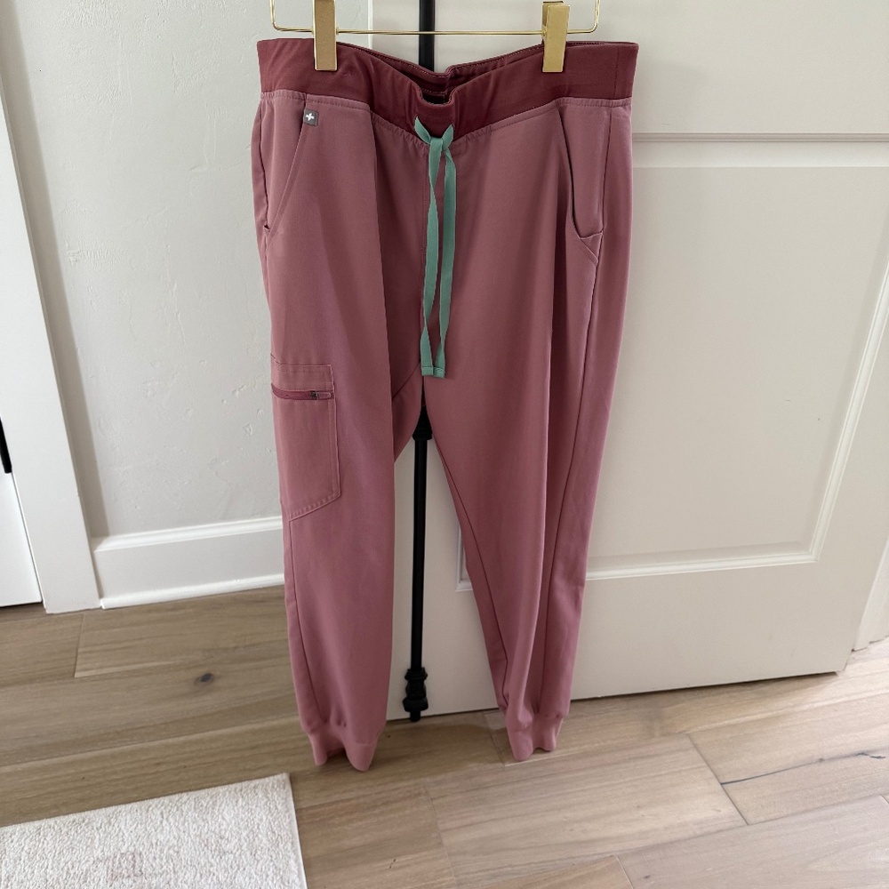 FIGS Zamora MINERAL MAUVE Jogger Scrub Pants - Size Large Petite